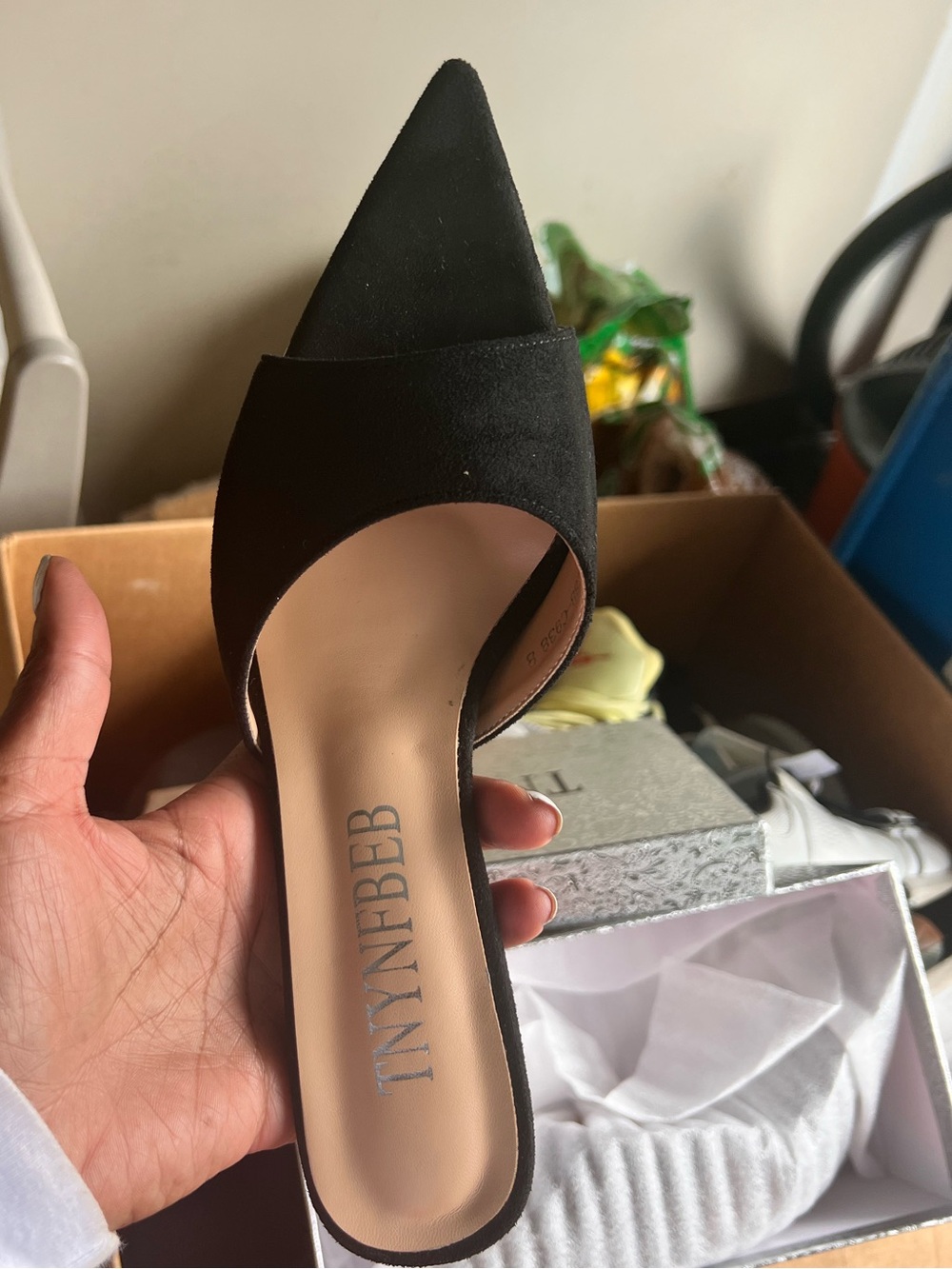 TynnBeb Black Pointed-Toe Slip-On Mule